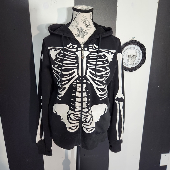 Pixie Hood Skeleton Hoodie - Picture 2 of 7